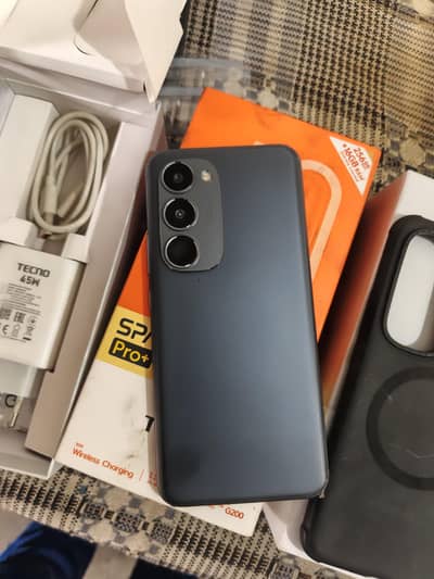 Tecno spark 40 pro plus