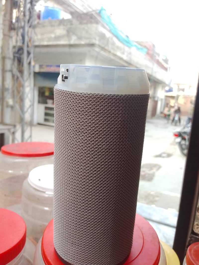 bluetooth speaker 0