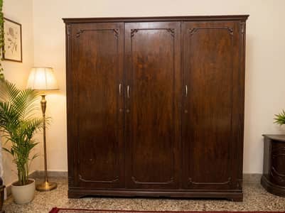 Urgent Sale: Original Chinioti Sheesham Wood Furniture Set