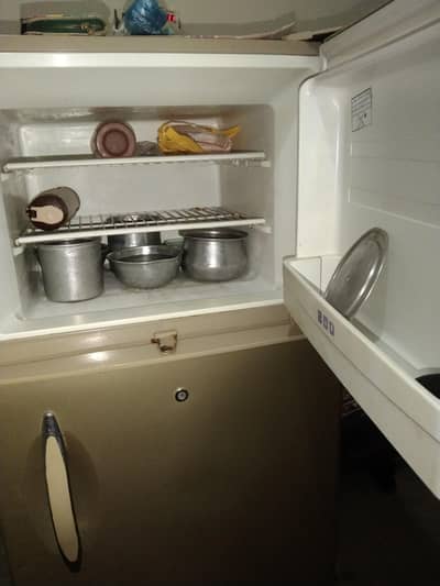 Haier fridge new condition all ok urgent sale