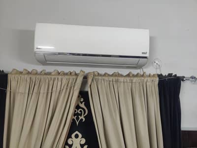 selling 1.5 ton split Ac
