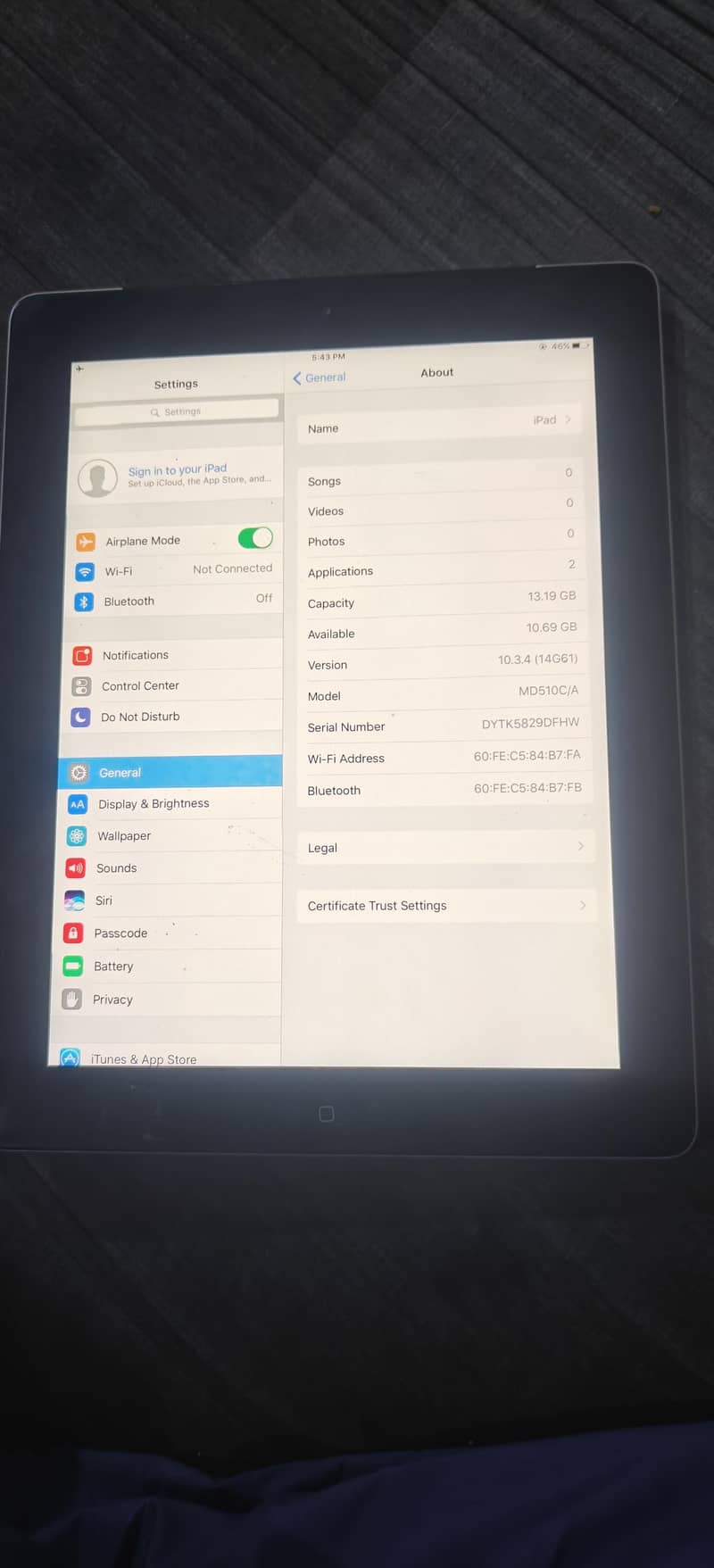 iPad. 4