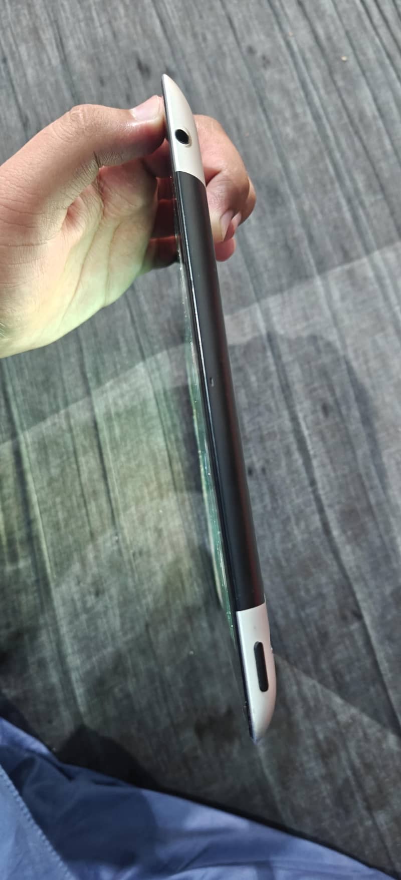 iPad. 5
