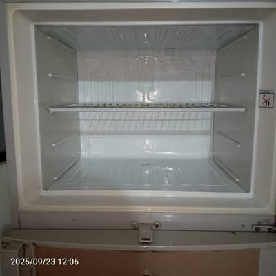 DAWLANCE FRIDGE