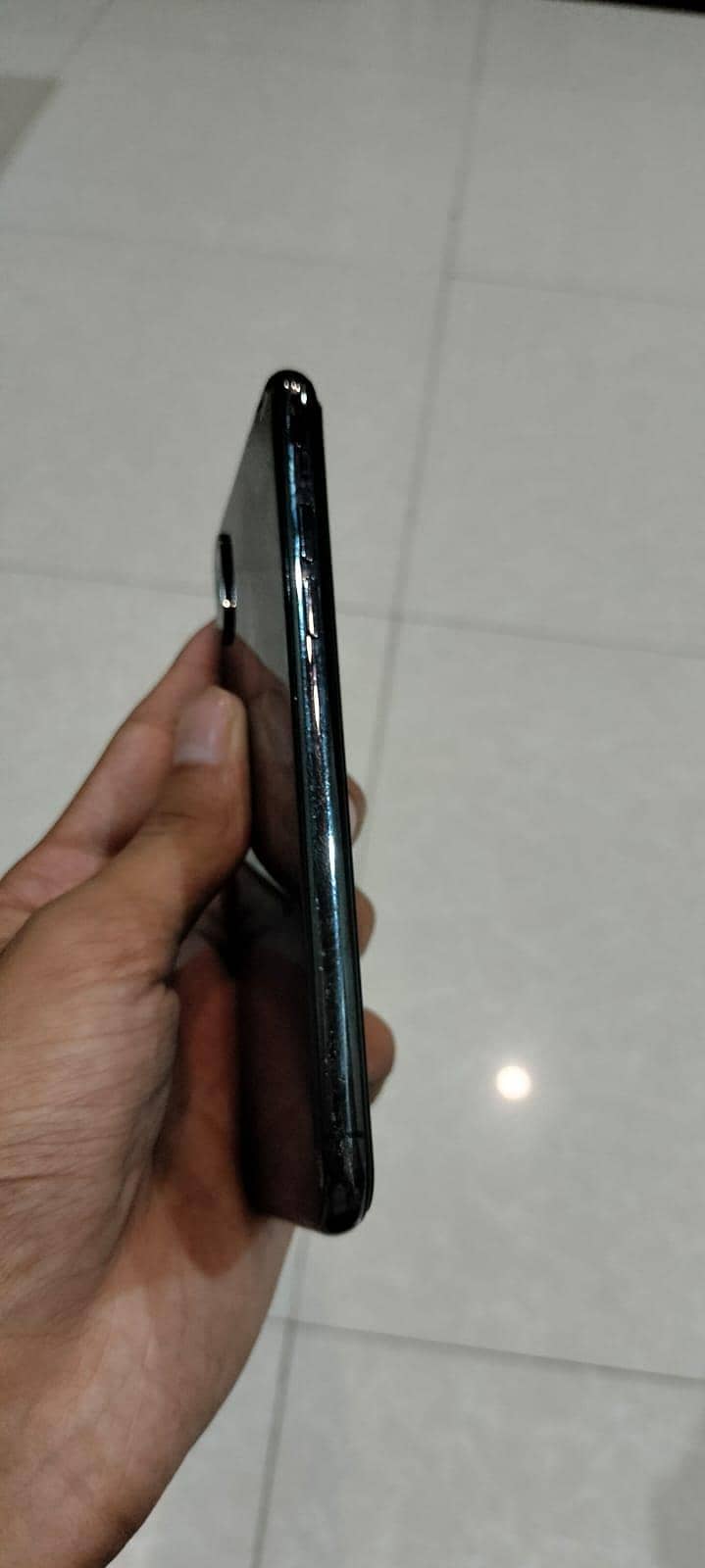 Apple iPhone X 4