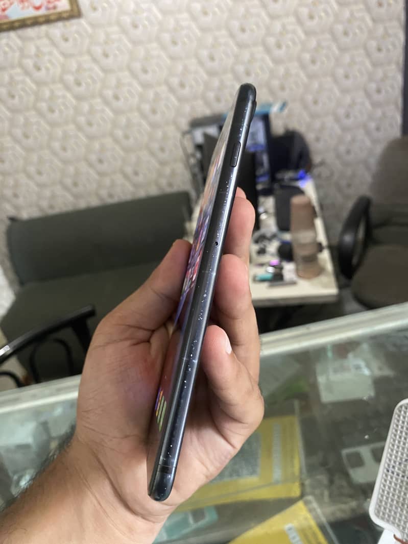 Apple iPhone 7 Plus 2