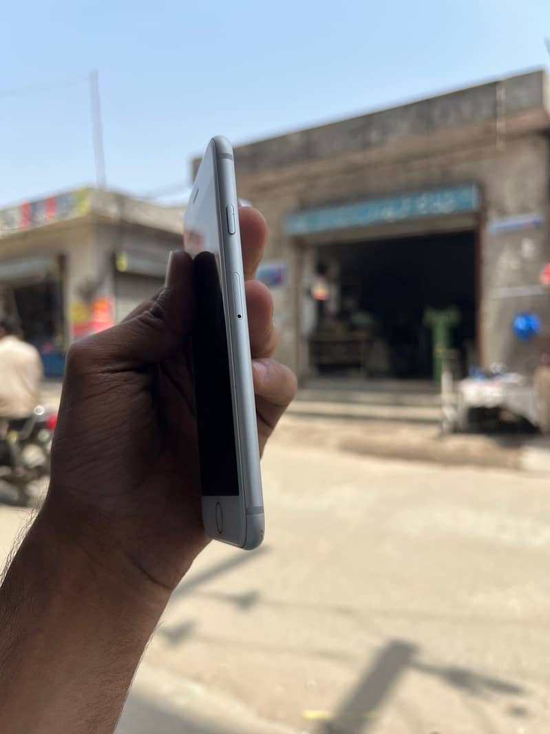Apple iPhone 8 2