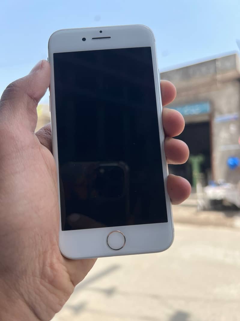 Apple iPhone 8 3