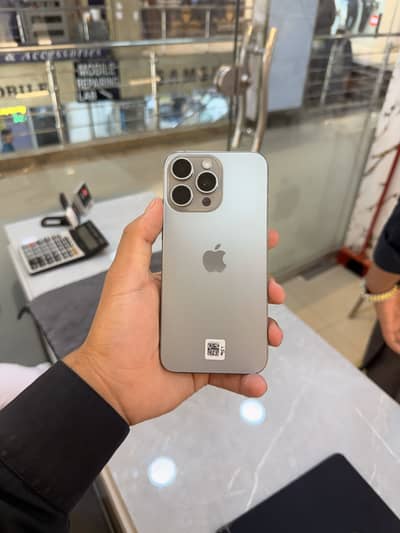 iPhone 15 Pro Max jv