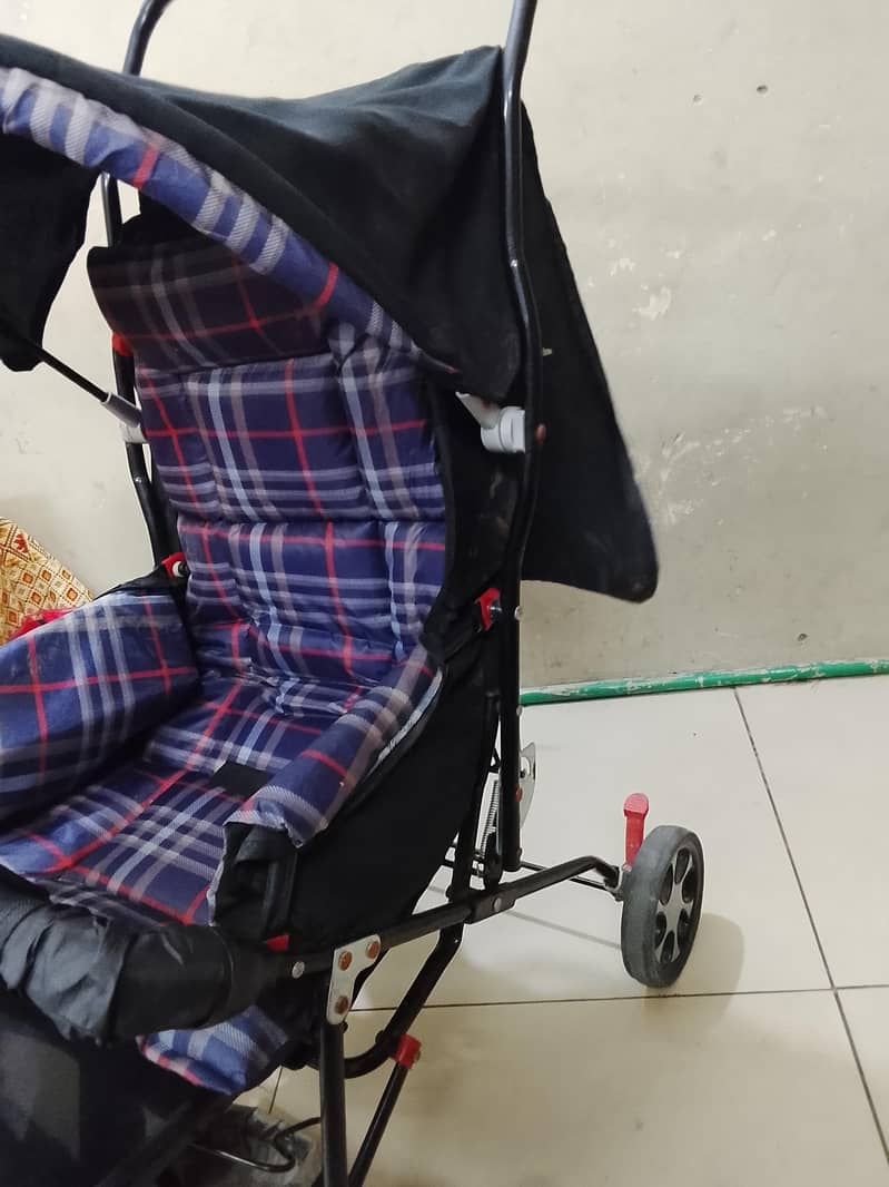 stroller 0