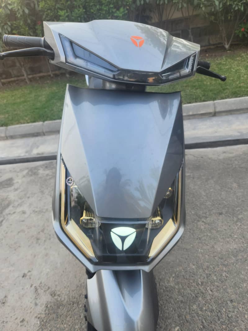 Yadea T5 Electric Scooter - Electric - 1116103988
