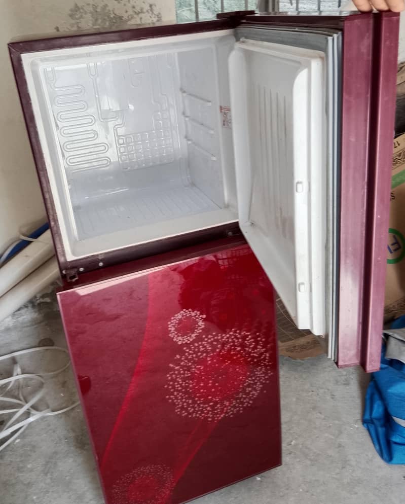 Orient fridge small size 2