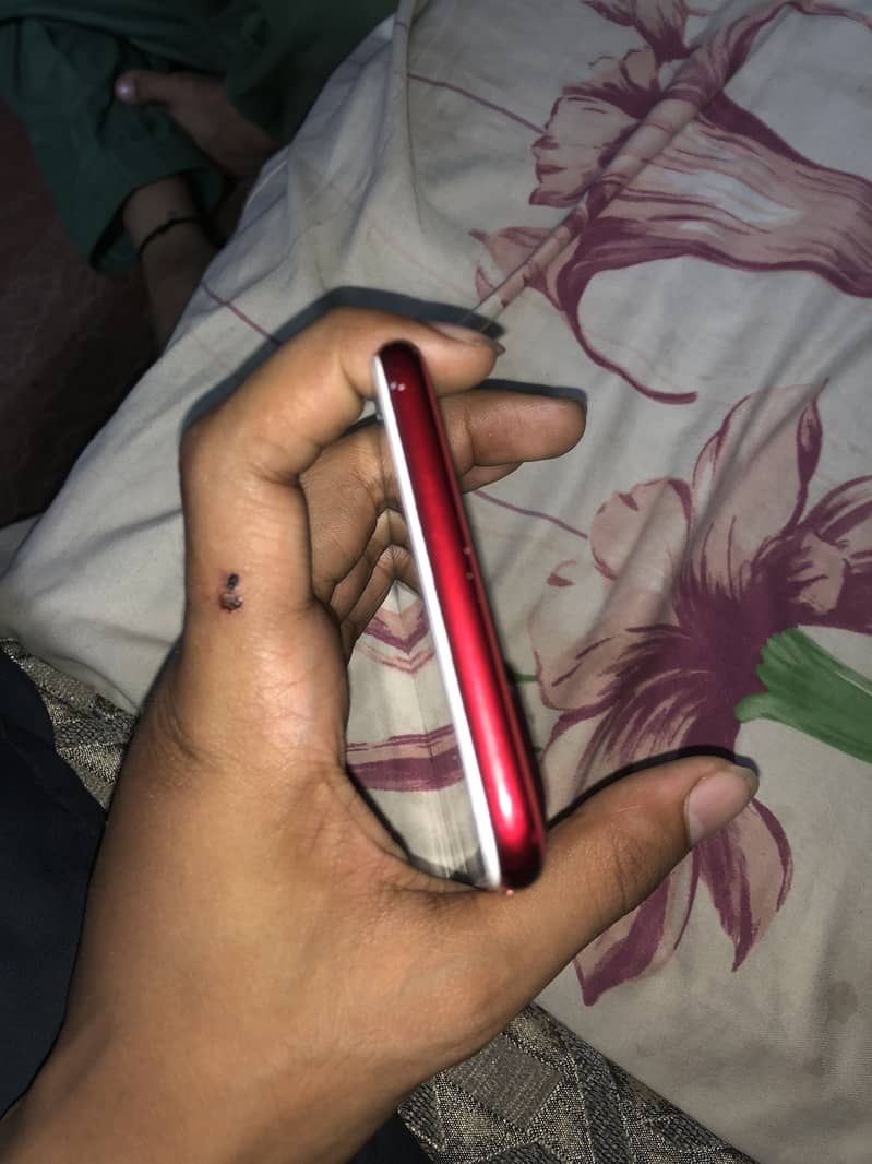 Apple iPhone 7 Plus 0