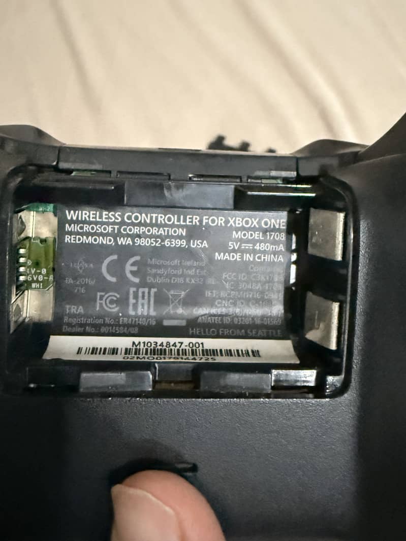 Original Microsoft Xbox One wireless controller- Minecraft Creeper 1
