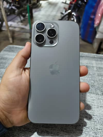 iPhone 15 Pro Max UNLOCK