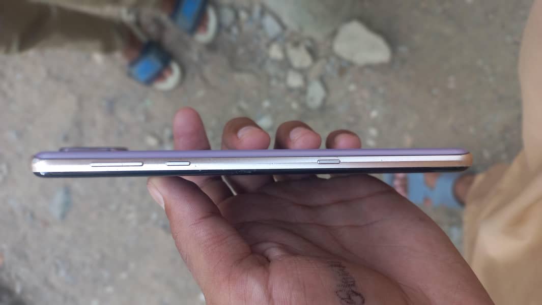 Sharp Aquos R3 2