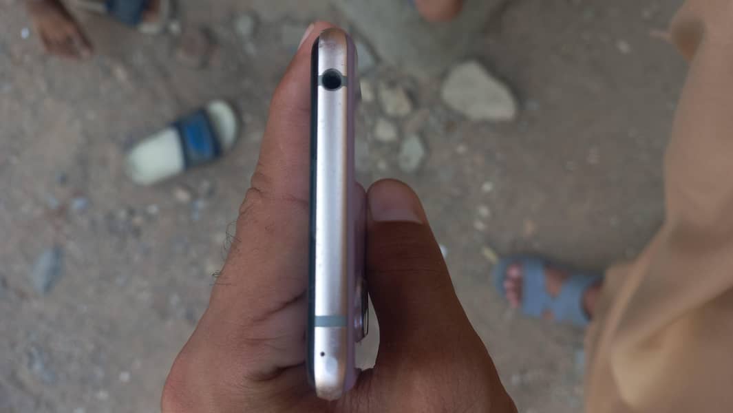 Sharp Aquos R3 3