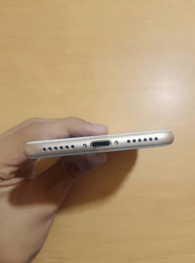 Apple iPhone 7