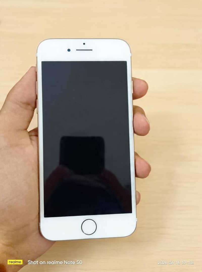 Apple iPhone 7 2