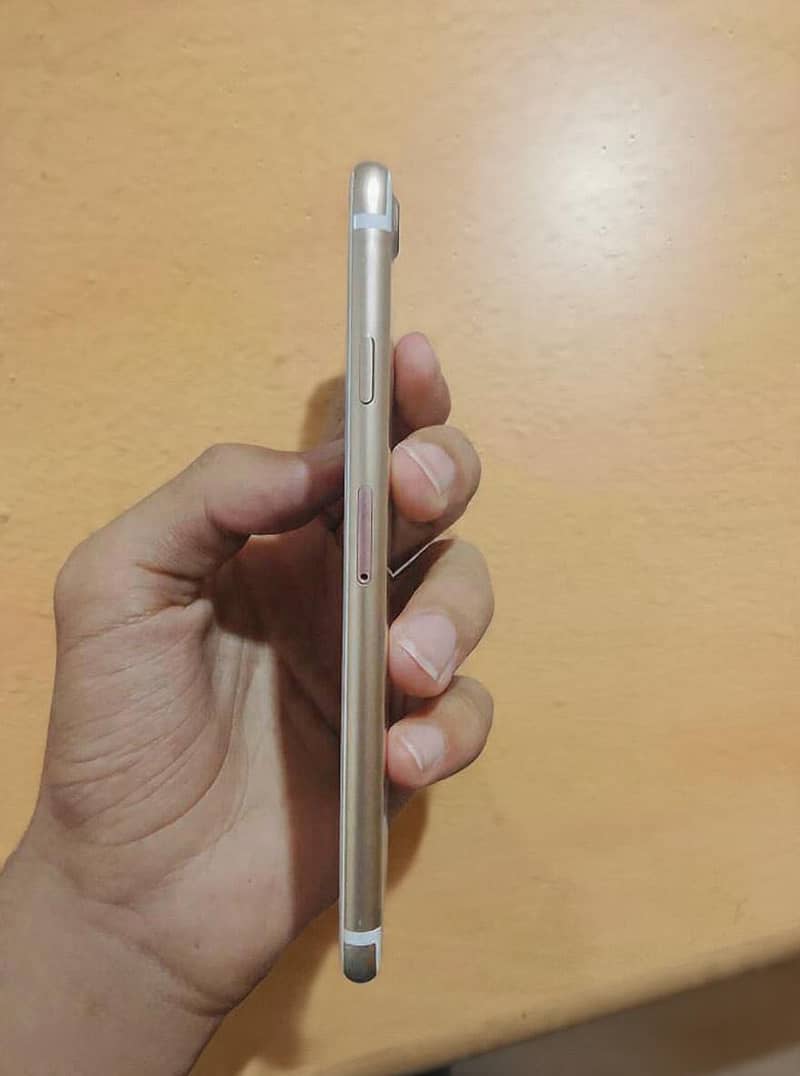 Apple iPhone 7 5