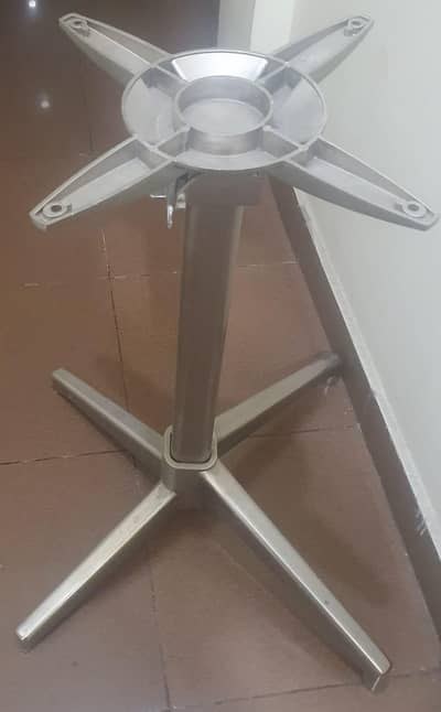0dining table moveable