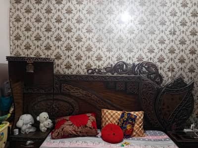 Pure Sheesham Wood Bedroom Set for Sale – Good Condition | Karachi