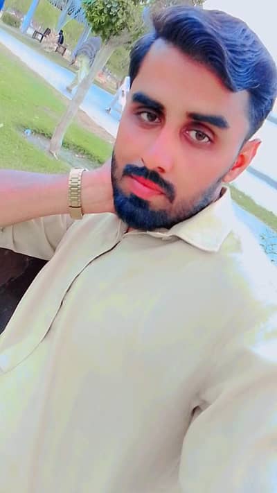 I need urgent job Any type plz, what's app. 03023740739