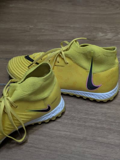 Nike Grippers