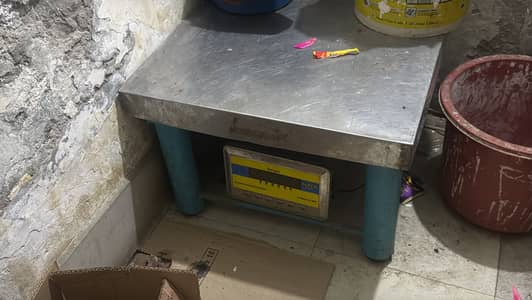 Electric scale steel plate