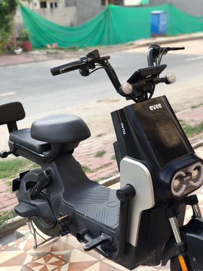 Evee Electric Scooty