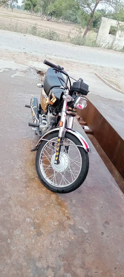 I want to sale my Honda 125. Gold edition tootal genium condition