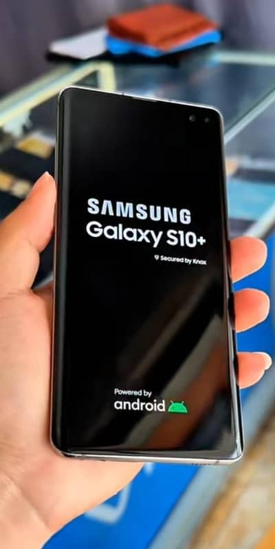 selling this phone urgently,, 3168876162/ 3185751548