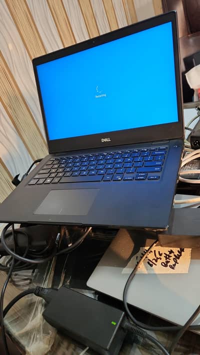 Dell latitude 3400 | i7 8th | 8/256 | 2gb card |