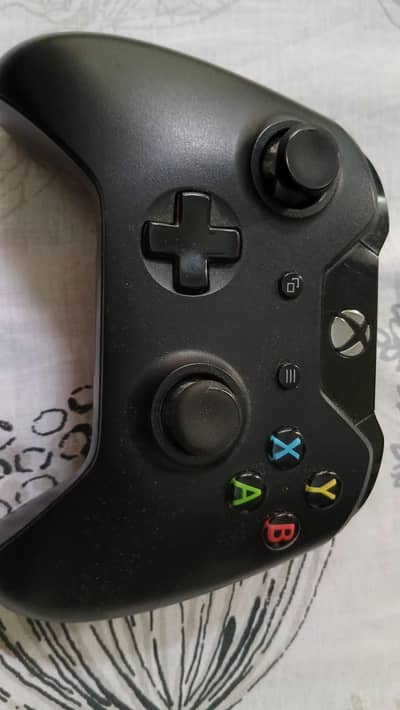 selling Xbox One wireless original controller