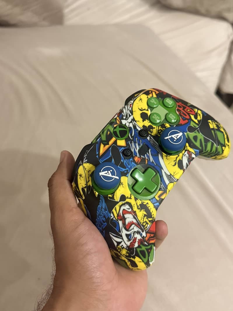 Original Microsoft Xbox One wireless controller- Minecraft Creeper 4
