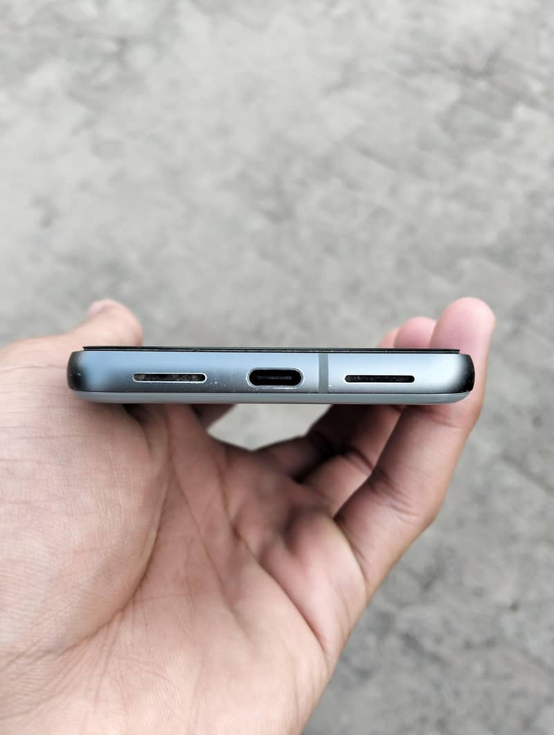Google Pixel 8 5