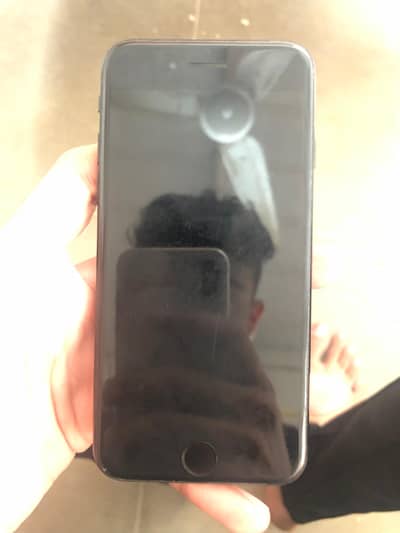 Apple iPhone SE