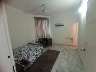 1 Kanal Lower Portion Prime Location For Rent in DHA Phase 4