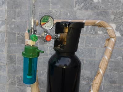 OXYGEN CYLINDER (10L) with trolley 10/10