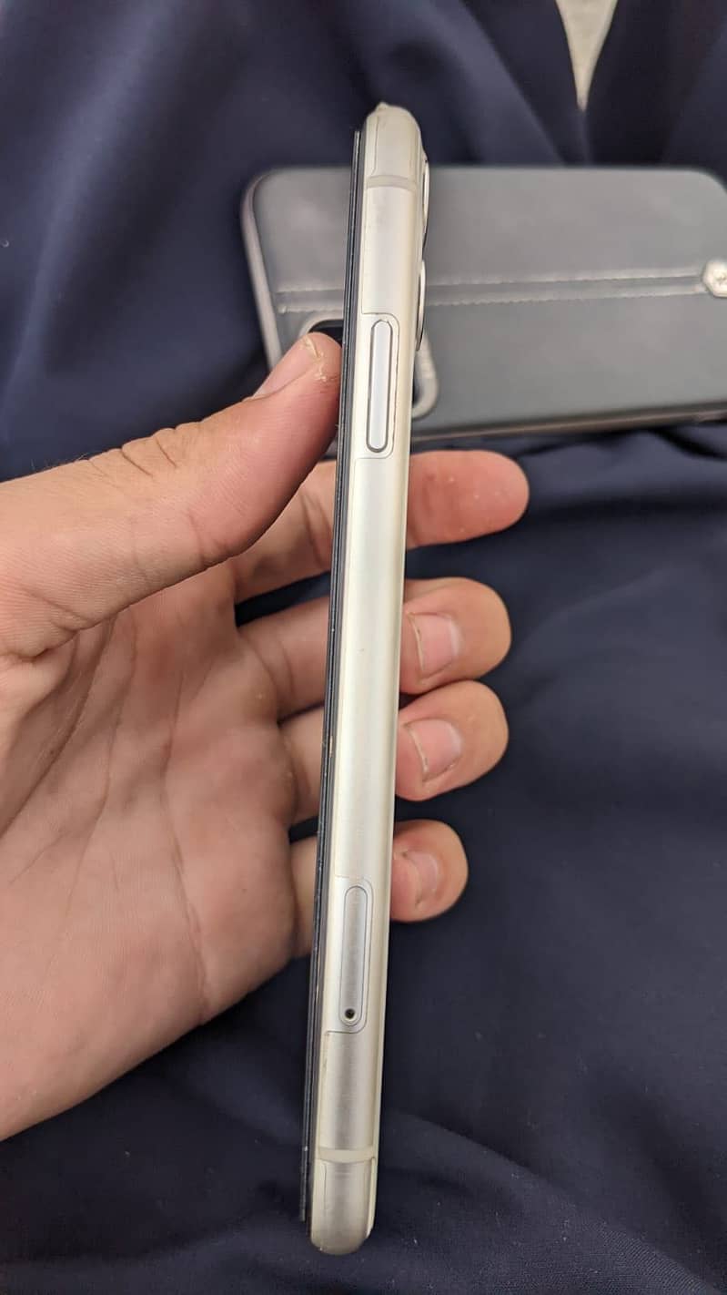 Apple iPhone 11 1