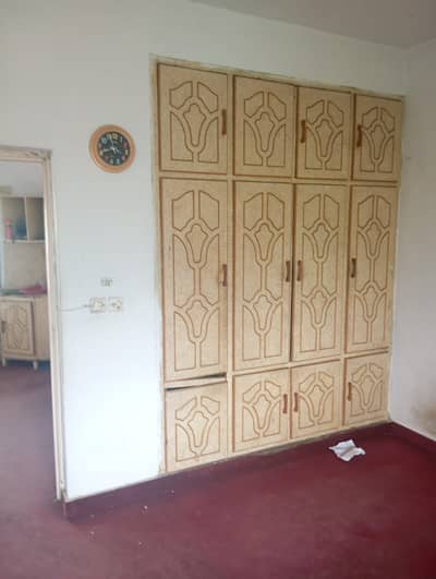 G11/3 ibne sina road D type flat For Rent second floor family bachelor's Job y