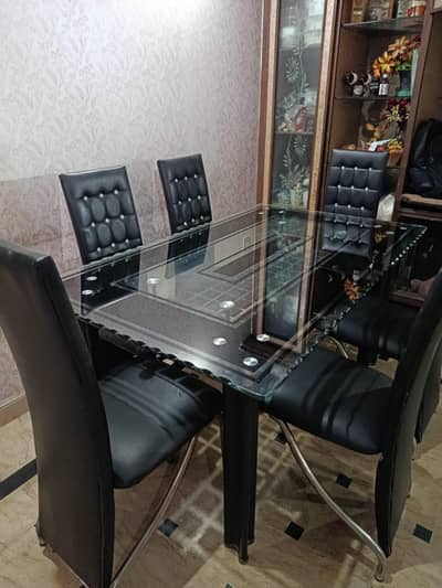 6 seater Glass Dining Table - 10/10 Condition - Lahore