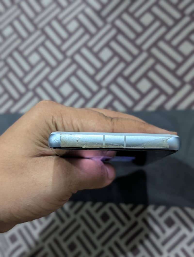 Google Pixel 7a 5
