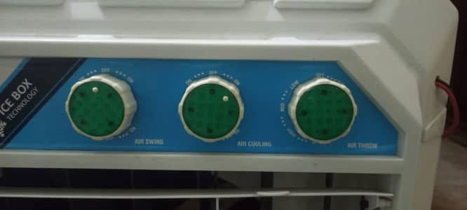 Ac/Dc Cooler for sale with solar plate