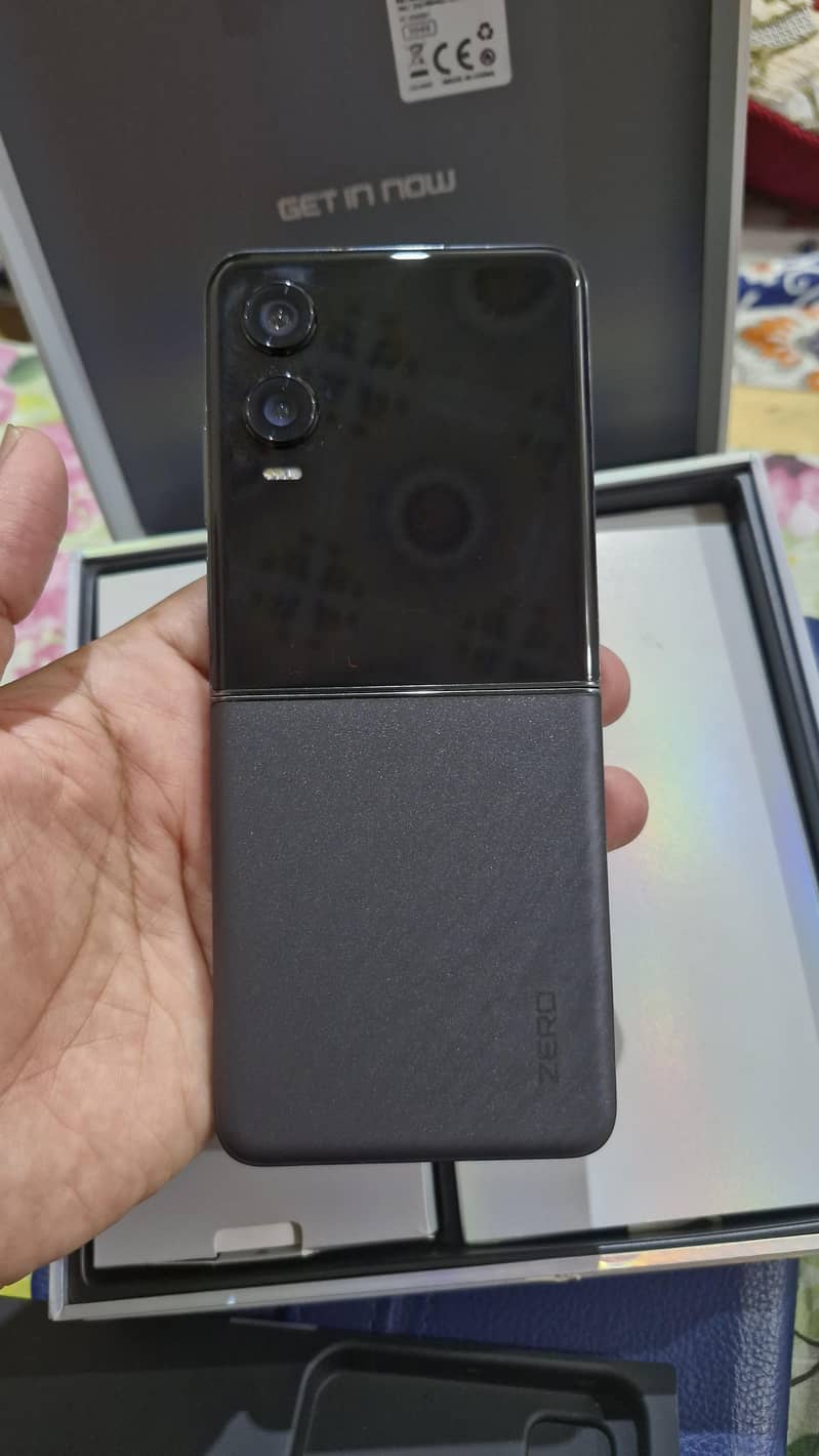 Infinix Zero Flip 4