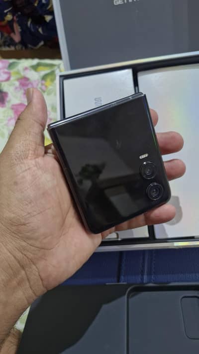 Infinix Zero Flip