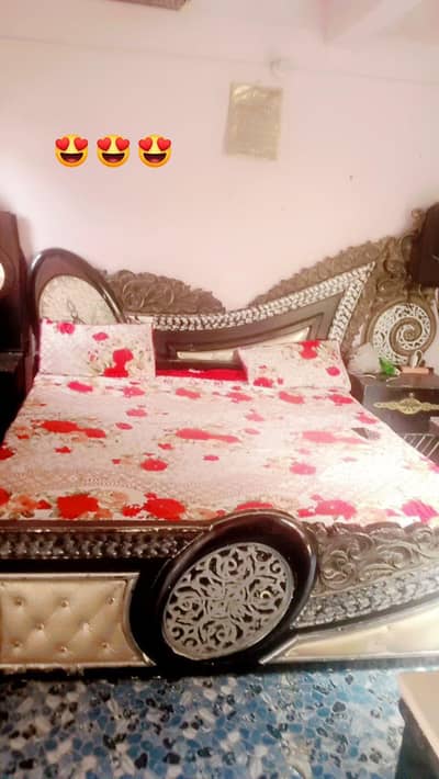 what's up or number dono par contact kar skty Hain