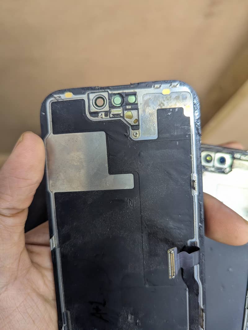 Iphone 14 Pro Only screen 3