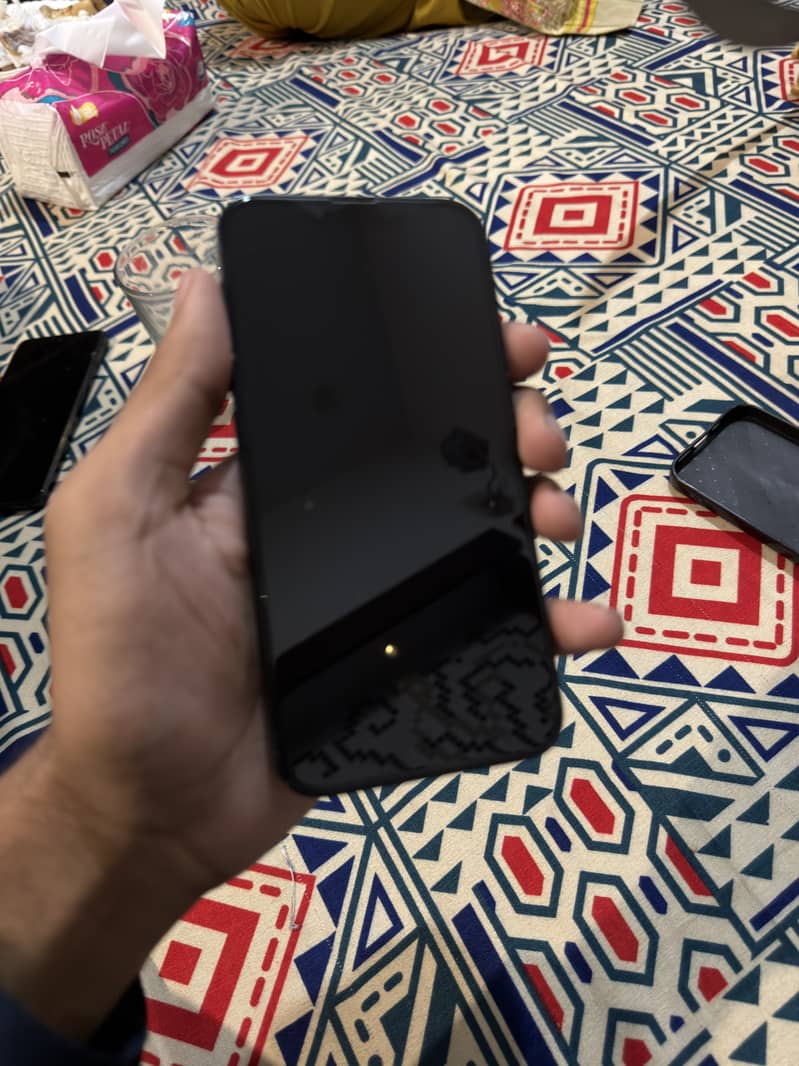 Apple iPhone 13 2