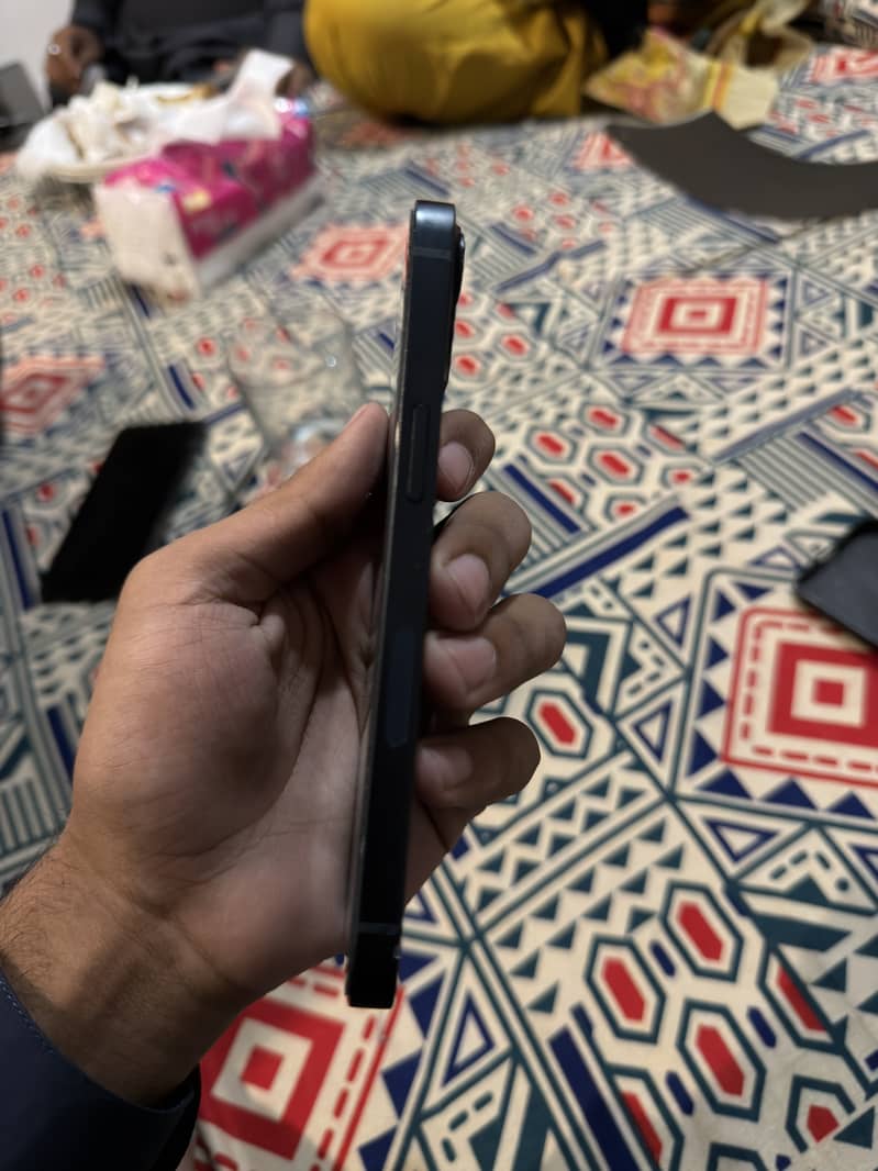 Apple iPhone 13 3